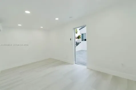 2101 SW 16th Terrace Miami FL 33145