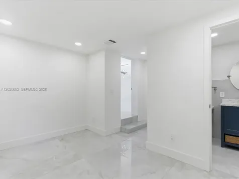 291 E Shore Drive E Miami FL 33133