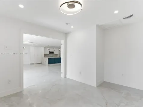 291 E Shore Drive E Miami FL 33133