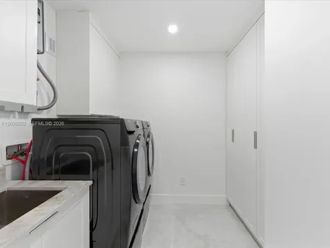 291 E Shore Drive E Miami FL 33133
