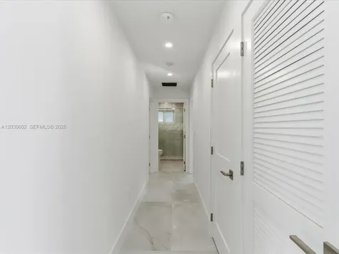 291 E Shore Drive E Miami FL 33133