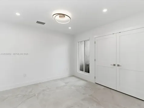 291 E Shore Drive E Miami FL 33133