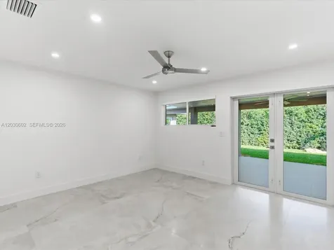 291 E Shore Drive E Miami FL 33133