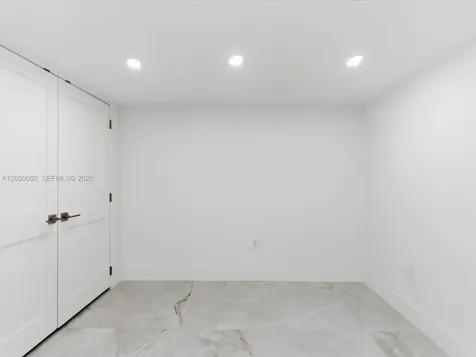 291 E Shore Drive E Miami FL 33133