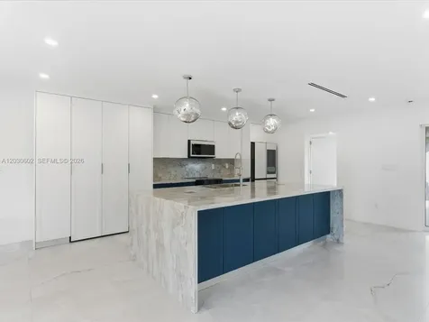 291 E Shore Drive E Miami FL 33133