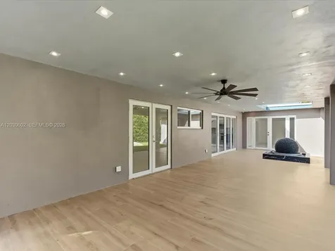 291 E Shore Drive E Miami FL 33133