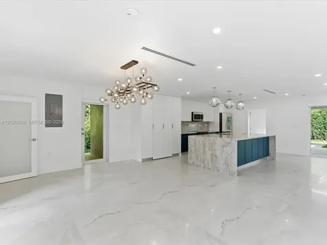 291 E Shore Drive E Miami FL 33133
