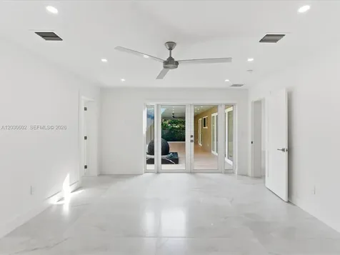 291 E Shore Drive E Miami FL 33133