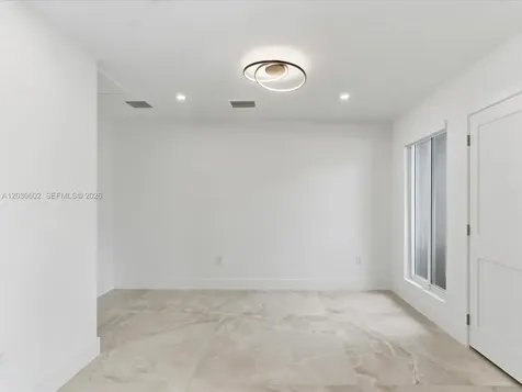 291 E Shore Drive E Miami FL 33133
