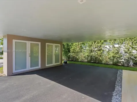 291 E Shore Drive E Miami FL 33133
