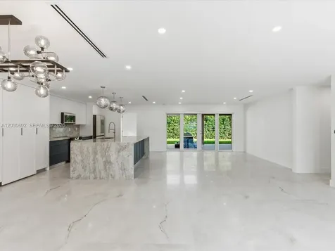 291 E Shore Drive E Miami FL 33133
