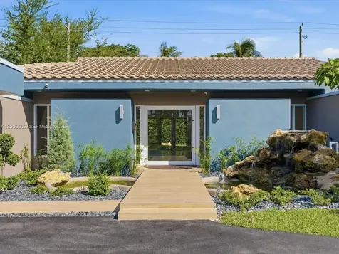 291 E Shore Drive E Miami FL 33133