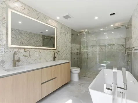 291 E Shore Drive E Miami FL 33133