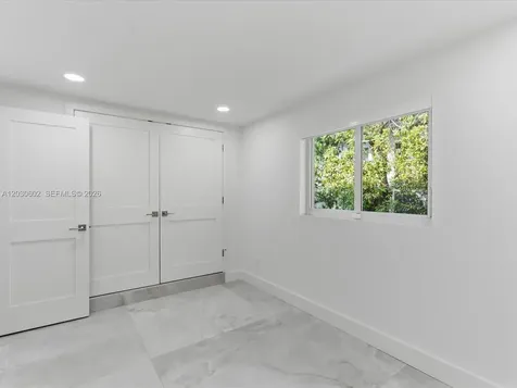 291 E Shore Drive E Miami FL 33133