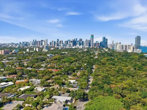 291 E Shore Drive E Miami FL 33133