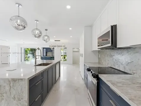 291 E Shore Drive E Miami FL 33133