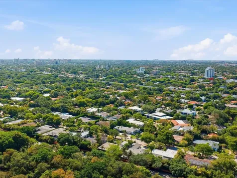 291 E Shore Drive E Miami FL 33133