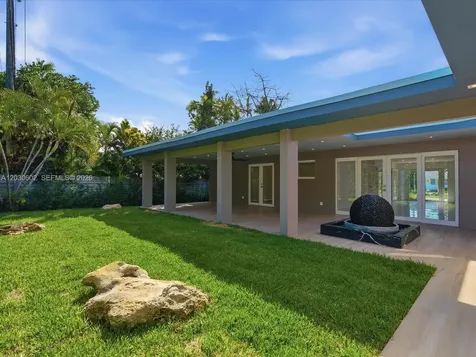 291 E Shore Drive E Miami FL 33133