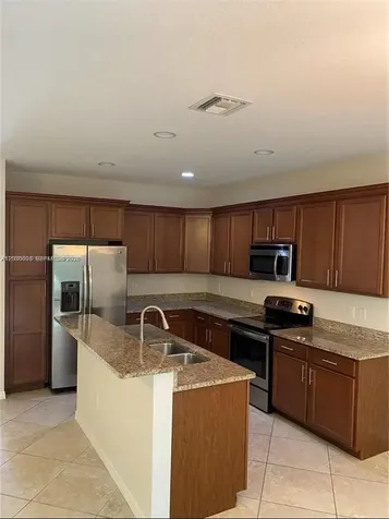 5236 SW 77th Way Davie FL 33328