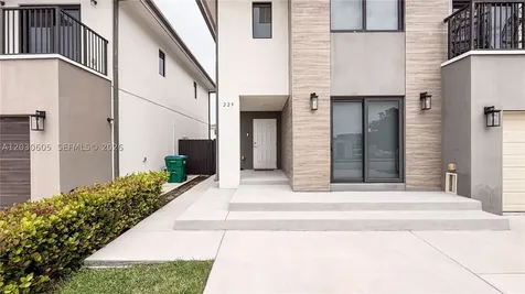 229 NW 12th Court Florida City FL 33034