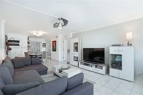 245 18th Street Miami Beach FL 33139