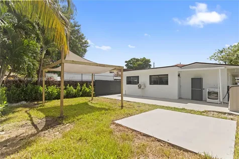 3125 NW 21st Court Miami FL 33142