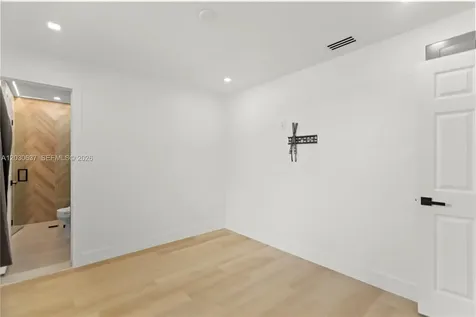 3125 NW 21st Court Miami FL 33142