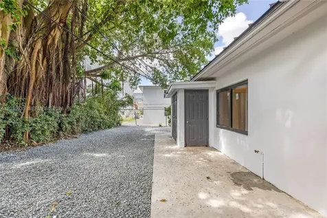 620 SW 6th Avenue Miami FL 33130