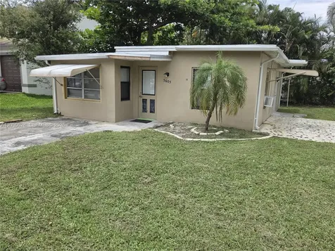 5605 Taylor Street Hollywood FL 33021