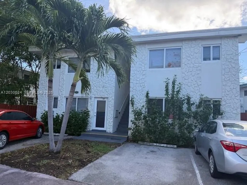 2006 Calais Drive Miami Beach FL 33141