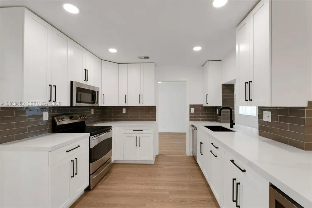 6341 NE 22nd Avenue Fort Lauderdale FL 33308