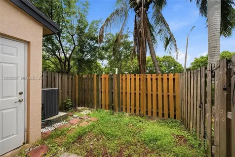 142 SE 28th Terrace Homestead FL 33033