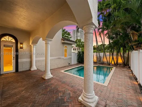 821 SE 2nd Court Fort Lauderdale FL 33301