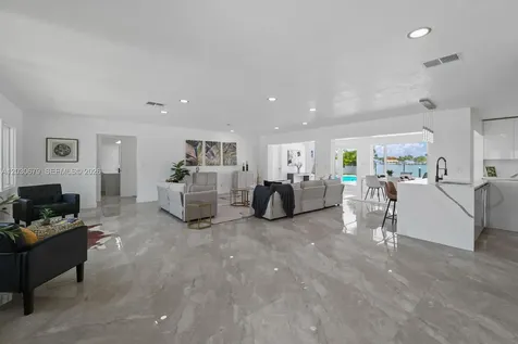 7905 9th Avenue S St Petersburg FL 33707