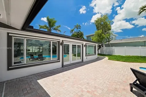7905 9th Avenue S St Petersburg FL 33707