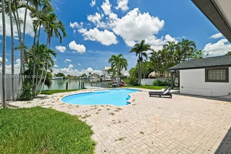 7905 9th Avenue S St Petersburg FL 33707