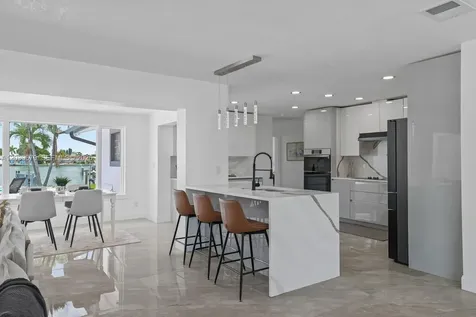 7905 9th Avenue S St Petersburg FL 33707