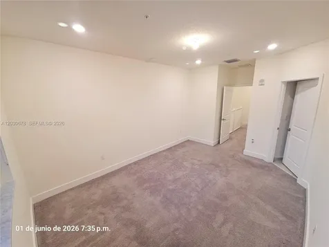 6453 NW 102nd Path Doral FL 33178