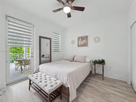 10718 NW 76th Lane Doral FL 33178