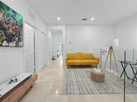 10718 NW 76th Lane Doral FL 33178