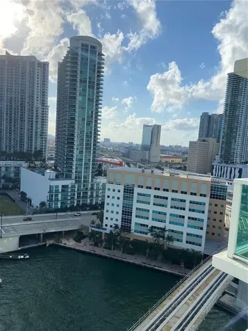 31 SE 5th Street Miami FL 33131