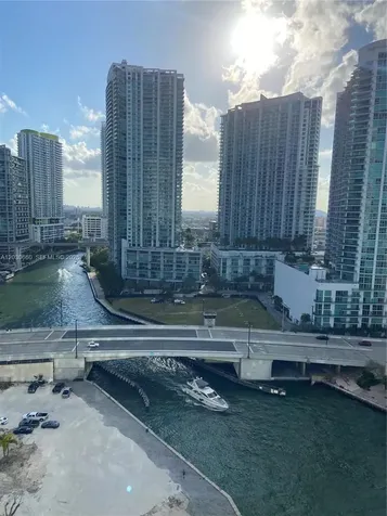 31 SE 5th Street Miami FL 33131
