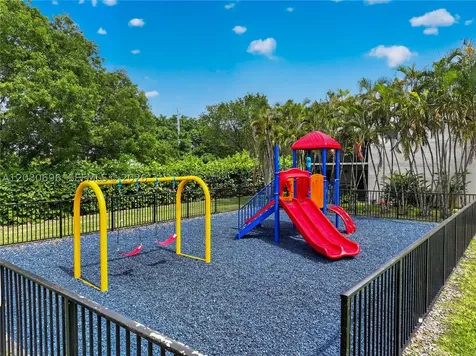 889 Hamilton Drive Homestead FL 33034