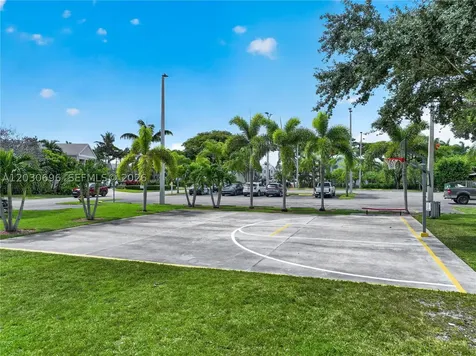 889 Hamilton Drive Homestead FL 33034