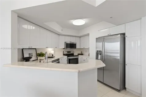 1800 Sunset Harbour Drive Miami Beach FL 33139