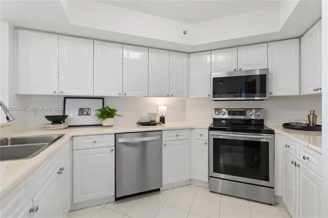 1800 Sunset Harbour Drive Miami Beach FL 33139