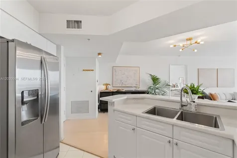 1800 Sunset Harbour Drive Miami Beach FL 33139
