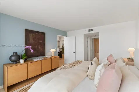 1800 Sunset Harbour Drive Miami Beach FL 33139