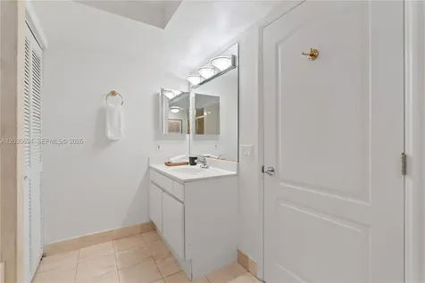 1800 Sunset Harbour Drive Miami Beach FL 33139