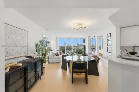 1800 Sunset Harbour Drive Miami Beach FL 33139